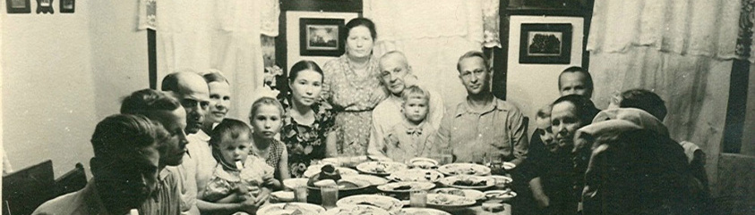 826_t_eatingintheussr.jpg